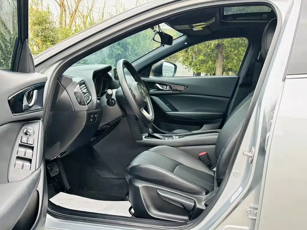 Mazda CX-4 2021 2.0L automatic two-wheel drive Blue Sky Exploration Edition купить на сайте DeffCars