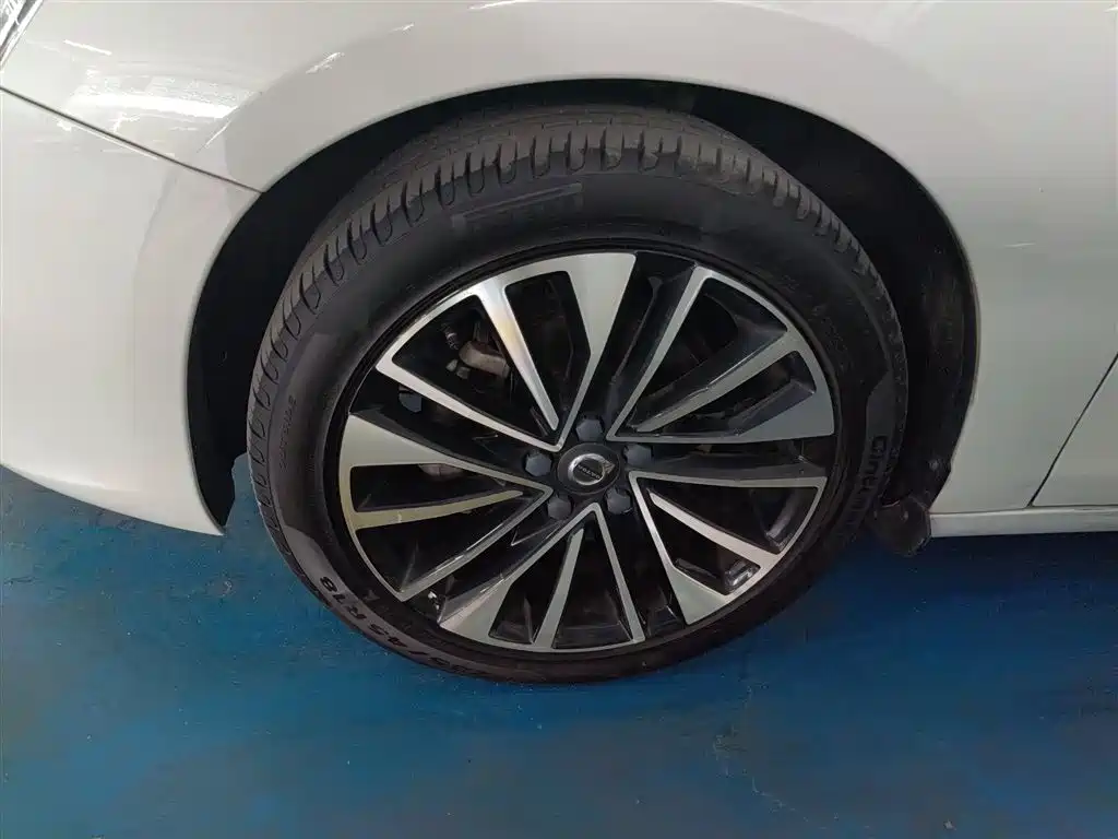 Volvo S60 2019 S60L T5 Zhiyuan Edition купить на сайте DeffCars