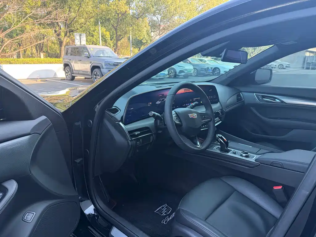 Cadillac CT5 2024 28T Luxury Pro купить на сайте DeffCars