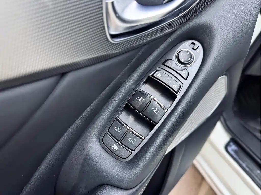 Infiniti Q50L 2018 2.0T Premium Edition National VI купить на сайте DeffCars