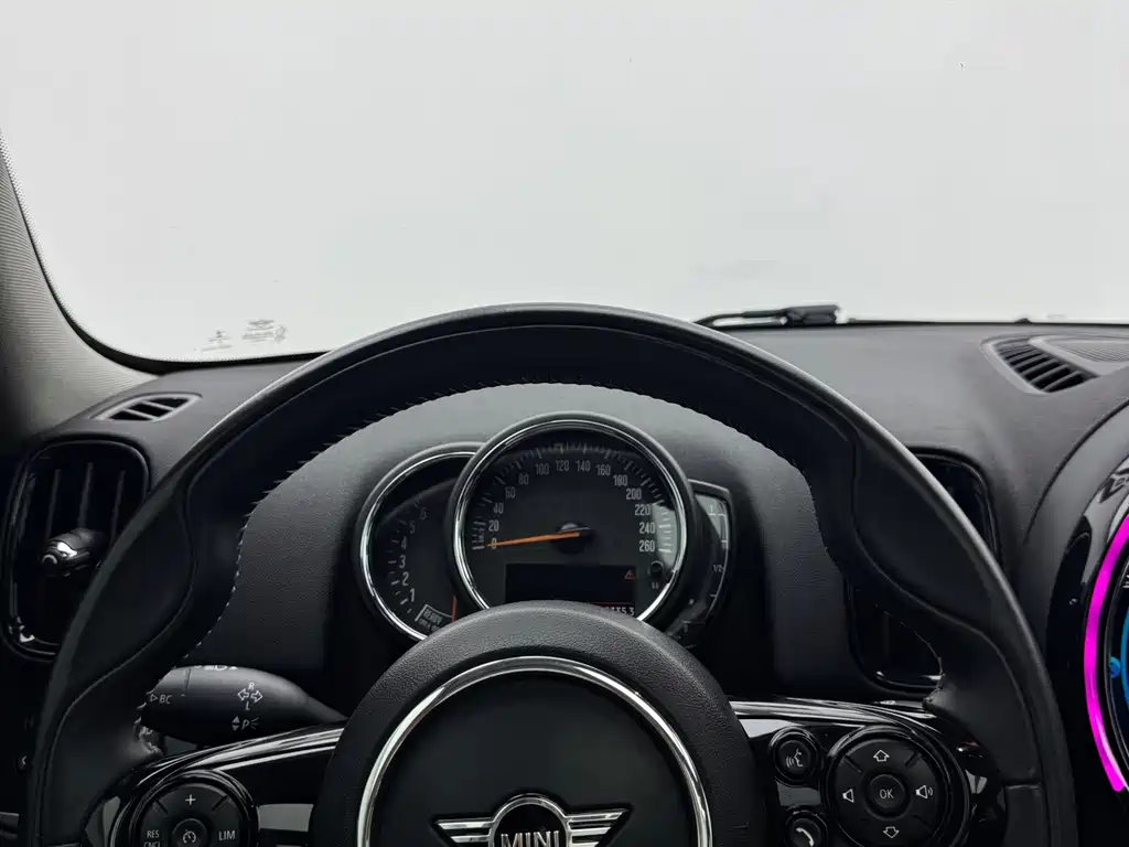 MINI COUNTRYMAN 2020 1.5T COOPER ALL4 Polar Edition купить на сайте DeffCars