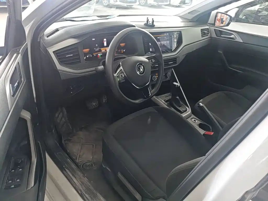 Polo 2023 facelift Plus 1.5L automatic indulgence version купить на сайте DeffCars