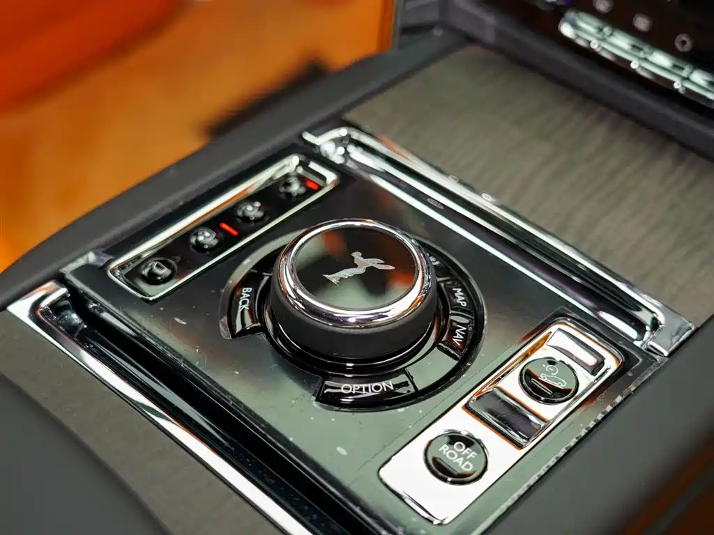 Cullinan 2024 four-seat version купить на сайте DeffCars