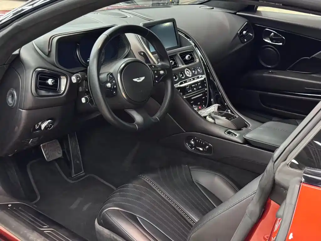 Aston Martin DB11 2016 5.2T First Edition купить на сайте DeffCars
