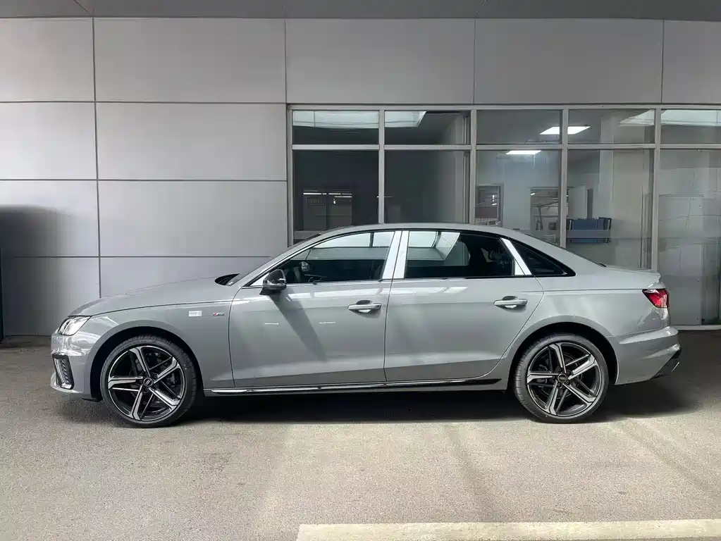 Audi A4L 2025 model 2 million Yuexiang version 40 TFSI luxury and dynamic model купить на сайте DeffCars