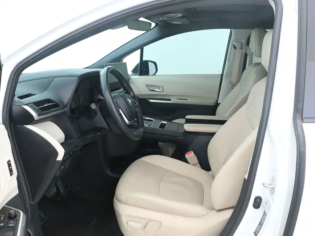 Grevia 2023 2.5L Hybrid Premium PLUS Edition купить на сайте DeffCars