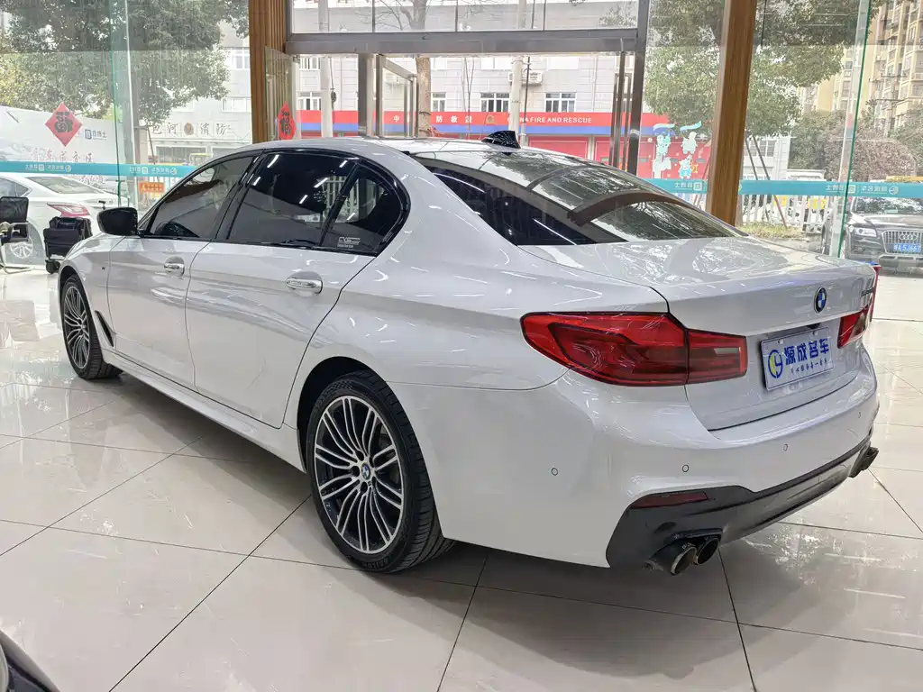 BMW 5 Series 2018 530Li Exclusive M Sports Package купить на сайте DeffCars