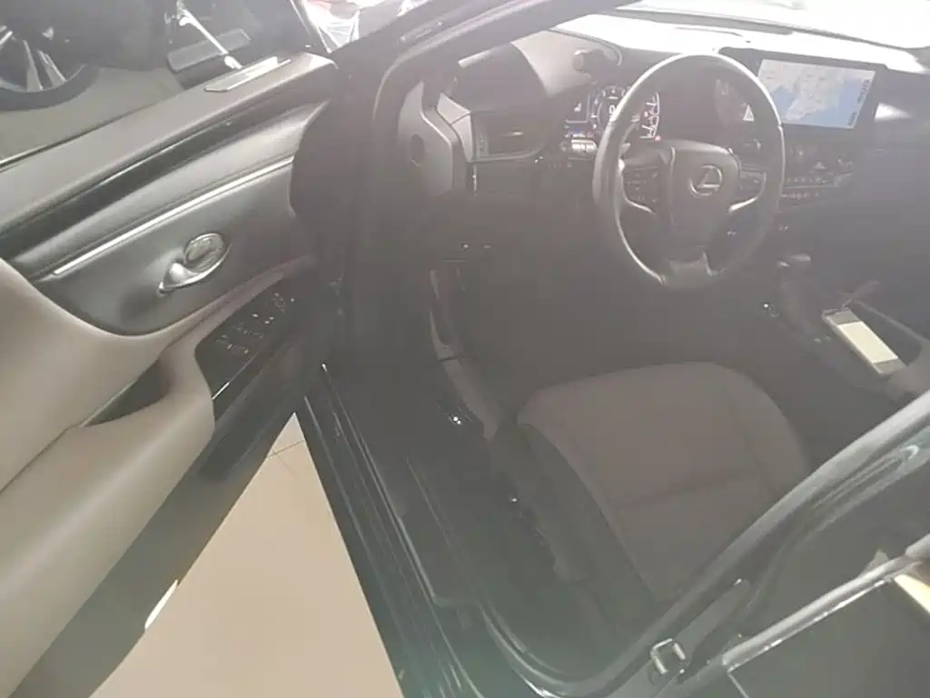 Lexus ES 2023款 200 卓越版 купить на сайте DeffCars