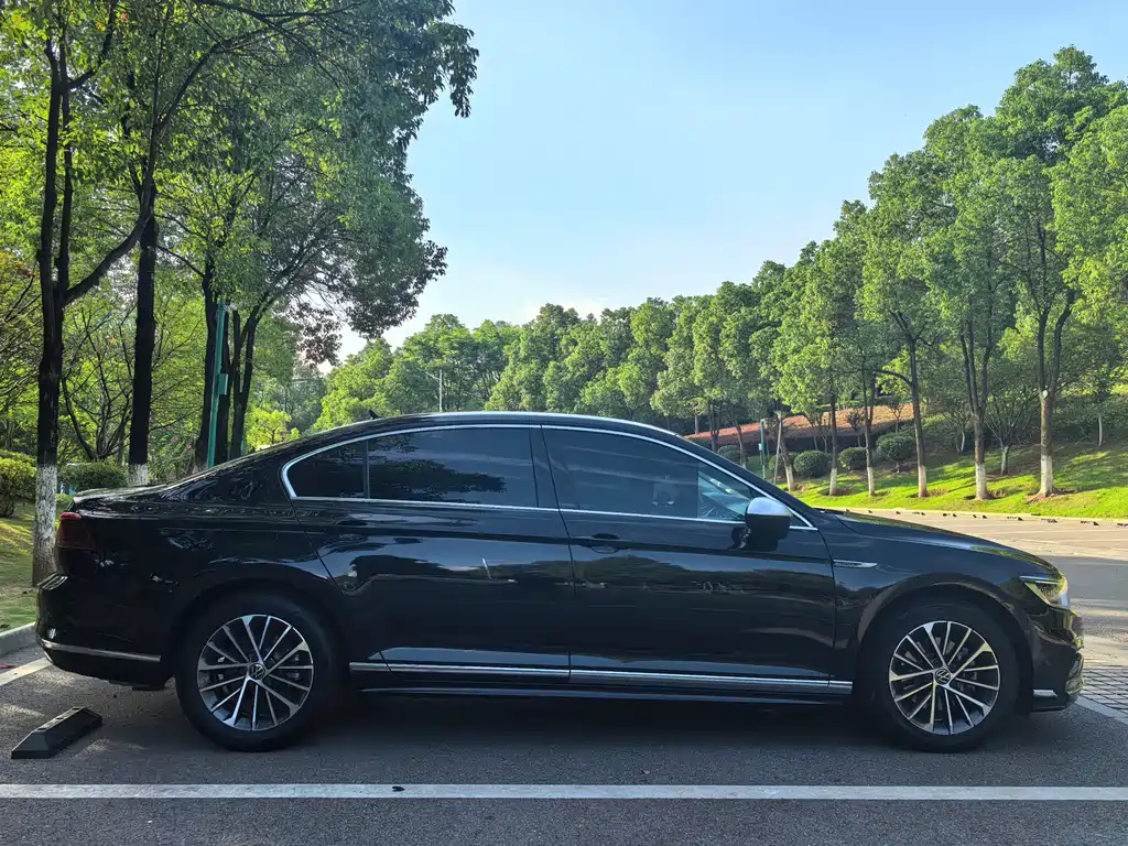 Magotan 2023 2 million commemorative edition 330TSI DSG leading model купить на сайте DeffCars