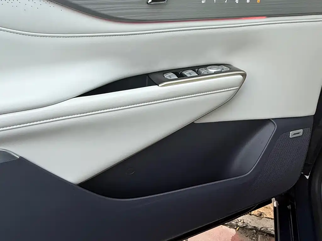 Buick GL8 New Energy 2026 Lu Zun Luxury Edition купить на сайте DeffCars