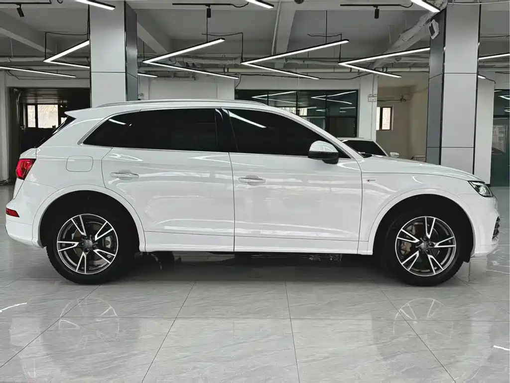 Audi Q5L 2018 45 TFSI Exclusive Fashion Type National V купить на сайте DeffCars