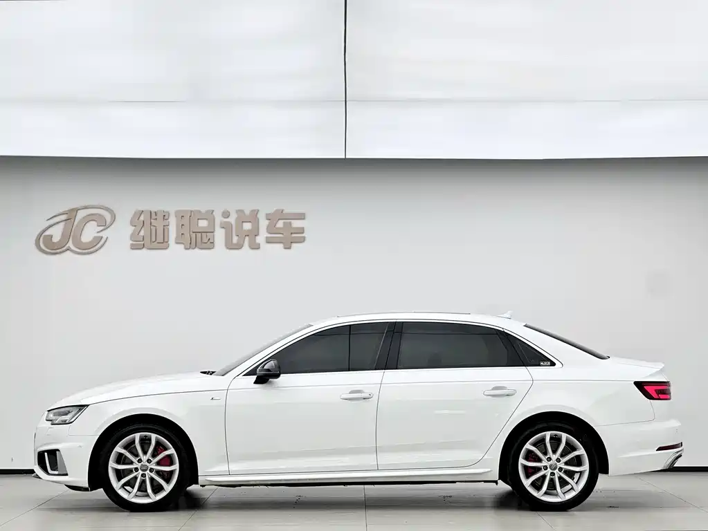 Audi A4L 2019 45 TFSI quattro personalized sports version National VI купить на сайте DeffCars