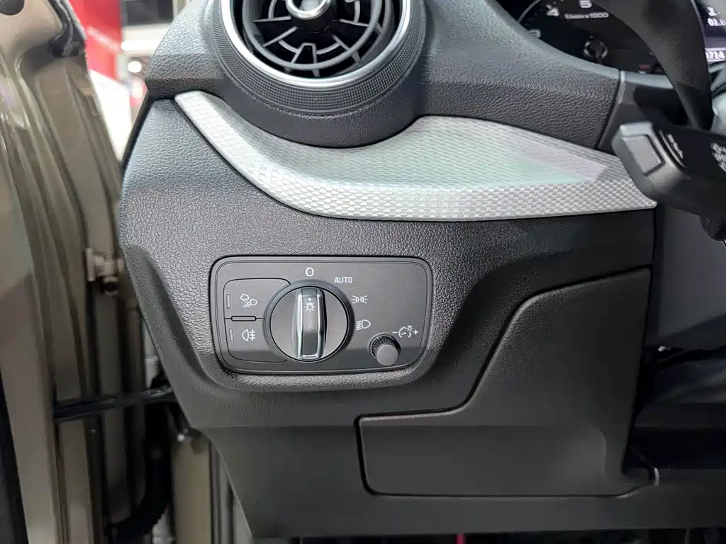 Audi Q2L 2020 35 TFSI aggressive and dynamic model купить на сайте DeffCars