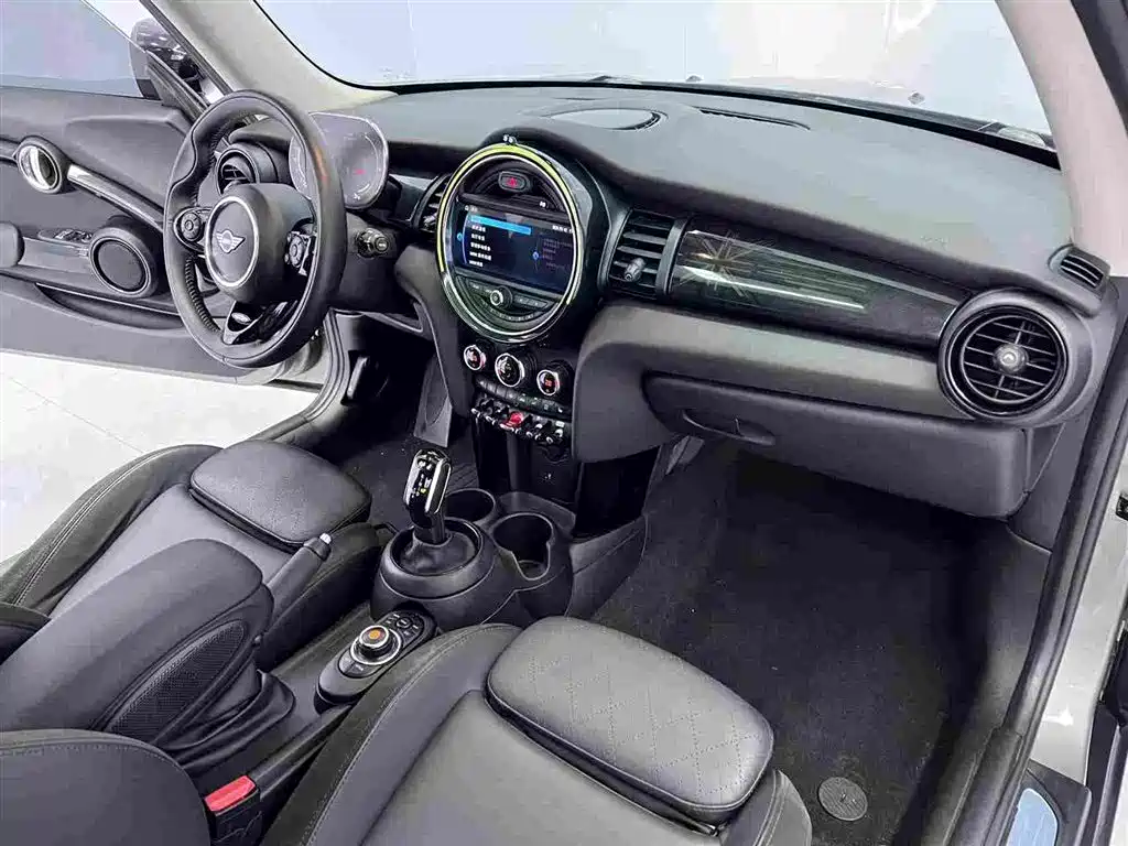 MINI 2021 1.5T COOPER Artist купить на сайте DeffCars