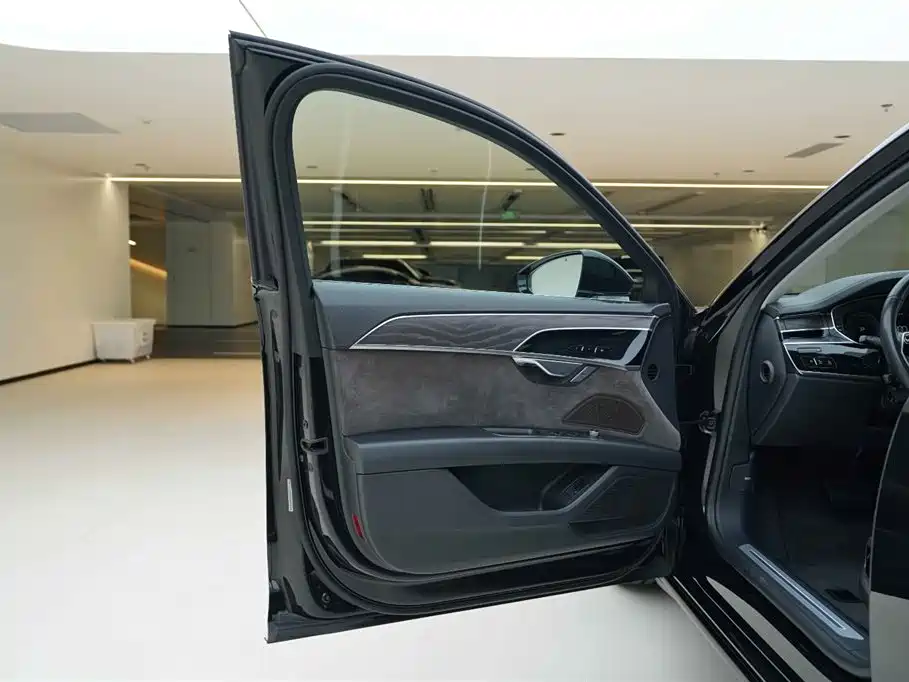 Audi A8 2022 A8L 50 TFSI quattro Comfort Collection Edition купить на сайте DeffCars