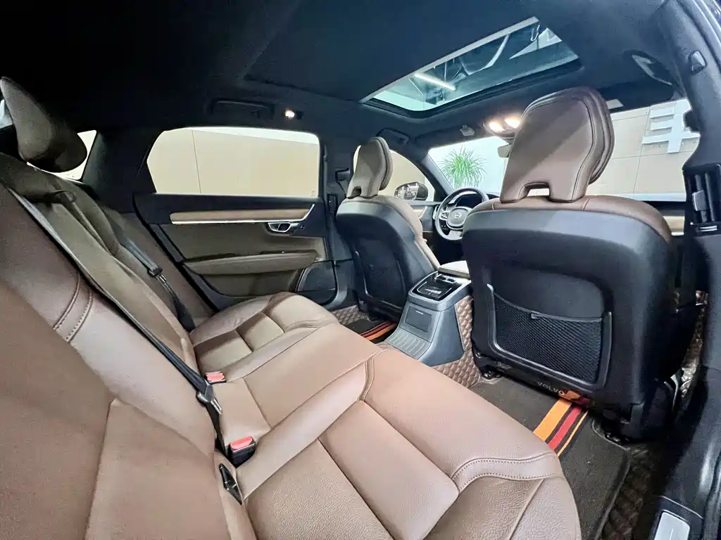 Volvo S90 plug-in hybrid 2024 plug-in hybrid four-wheel drive long range Zhiyi luxury version купить на сайте DeffCars