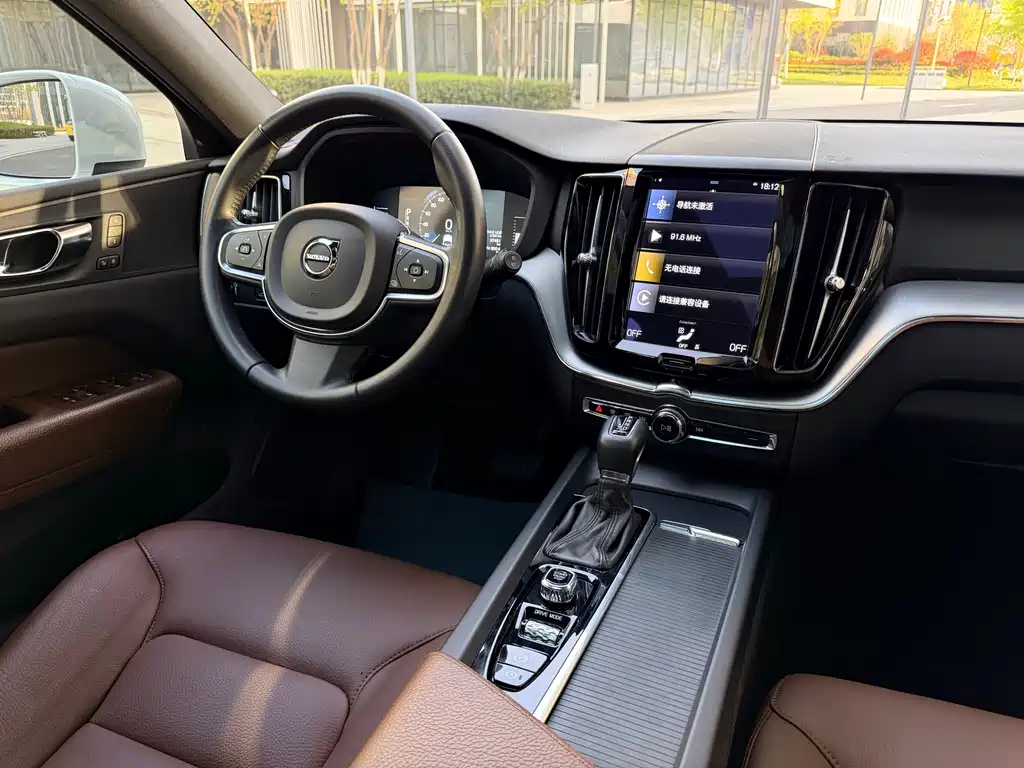 Volvo XC60 2021 T5 four-wheel drive Zhiyi Luxury Edition купить на сайте DeffCars