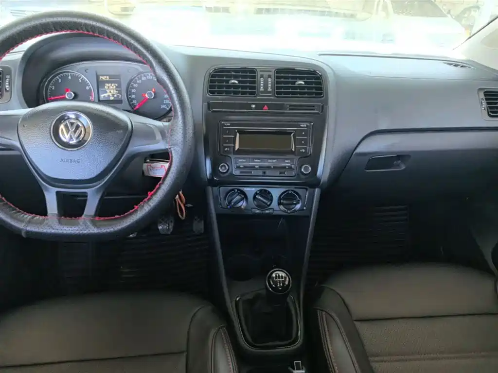 Polo 2016 1.4L manual fashion model купить на сайте DeffCars
