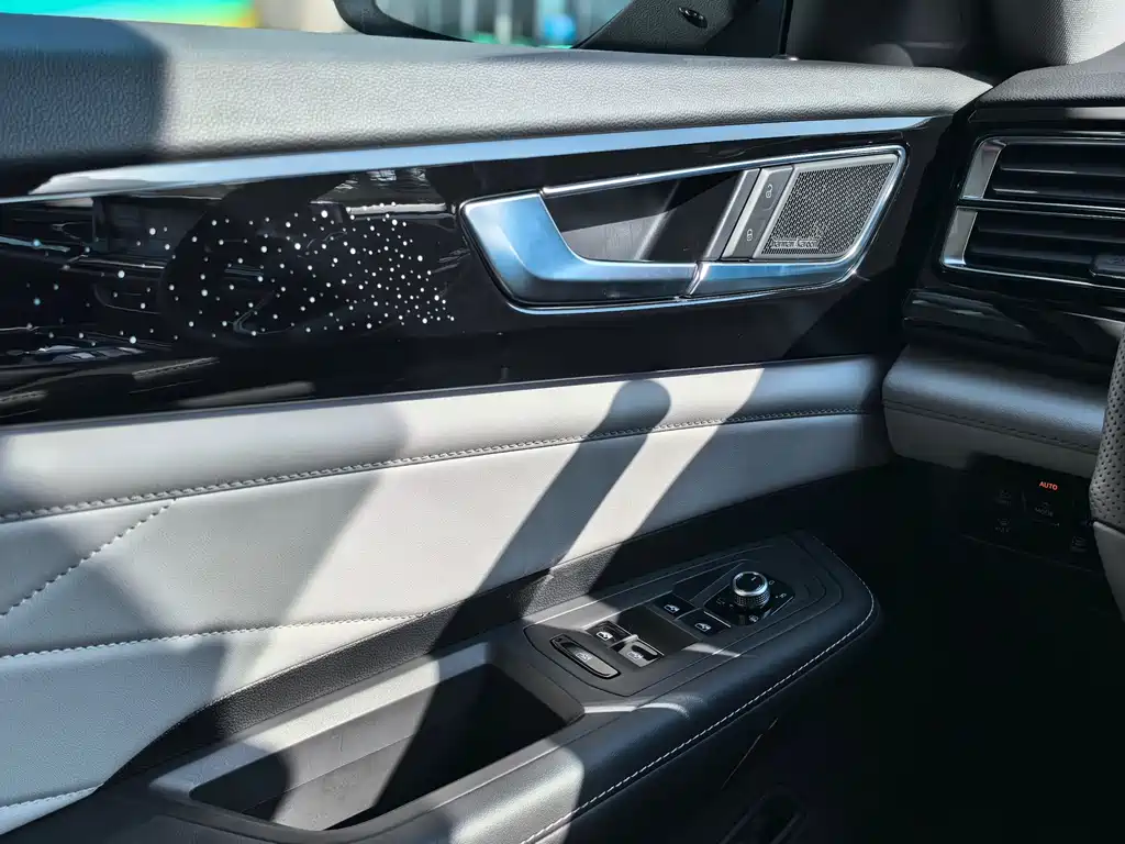 Touron 2024 380TSI four-wheel drive Longxiang version купить на сайте DeffCars