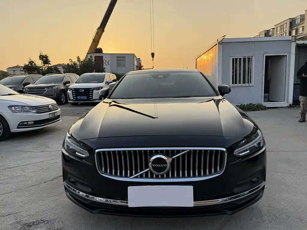 Volvo S90 2021 B5 Zhiyi Luxury Edition купить на сайте DeffCars