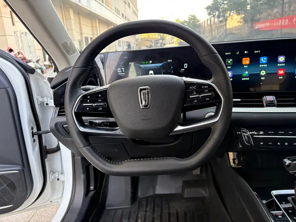 Pentium B70 2023 third generation 1.5T automatic enjoyment type 70th anniversary commemorative edition купить на сайте DeffCars