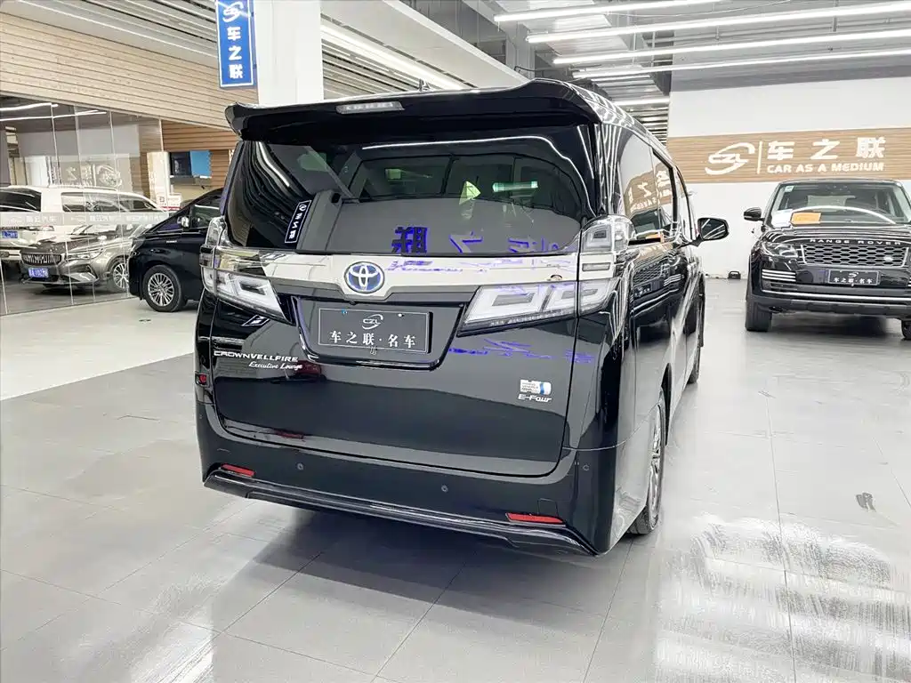 Wilfa 2021 Crown Dual Engine 2.5L HV Premium Edition купить на сайте DeffCars