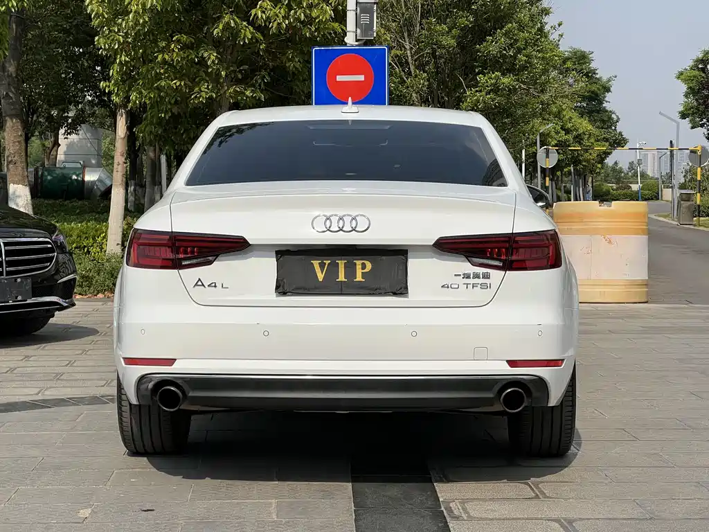 Audi A4L 2018 30th Anniversary Model 40 TFSI Enterprising купить на сайте DeffCars