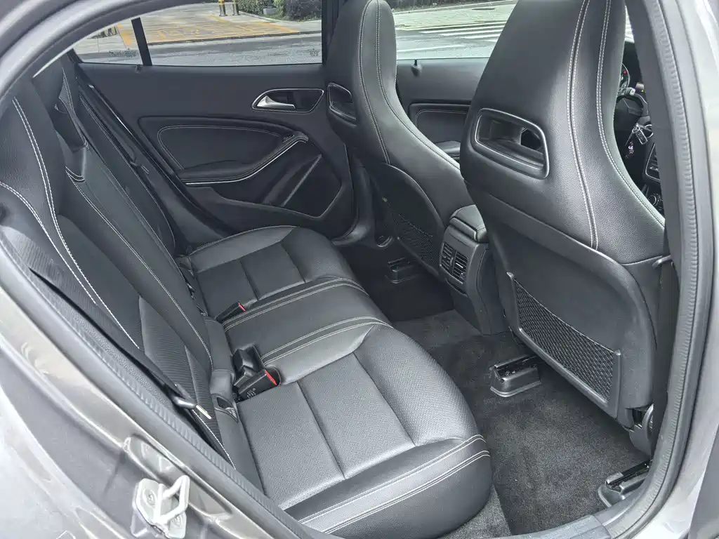 Mercedes-Benz GLA 2015 GLA 220 4MATIC Fashion Model купить на сайте DeffCars