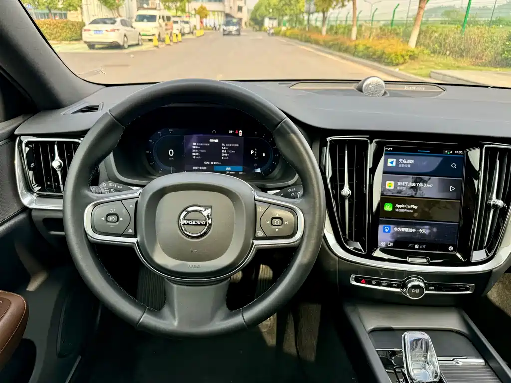 Volvo S60 2024 B4 Zhiyi Luxury Edition купить на сайте DeffCars