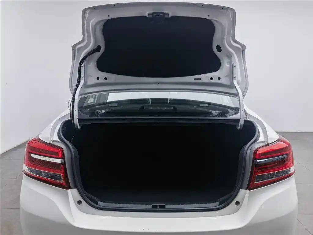 YARiS L 2017 1.5E CVT Charming Edition купить на сайте DeffCars