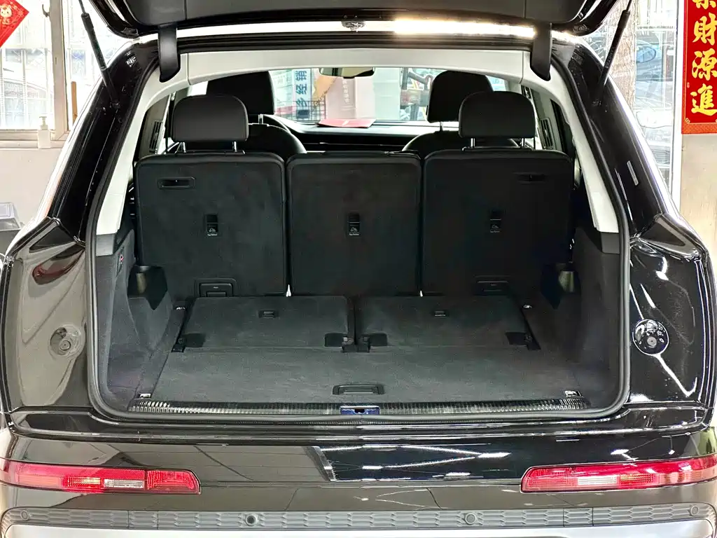 Audi Q7 2023 45 TFSI quattro S line sports купить на сайте DeffCars