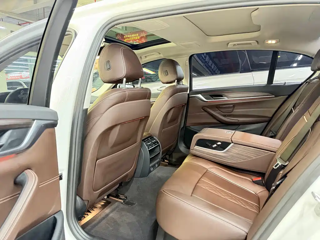 BMW 5 Series 2018 530Li Leading Luxury Package купить на сайте DeffCars