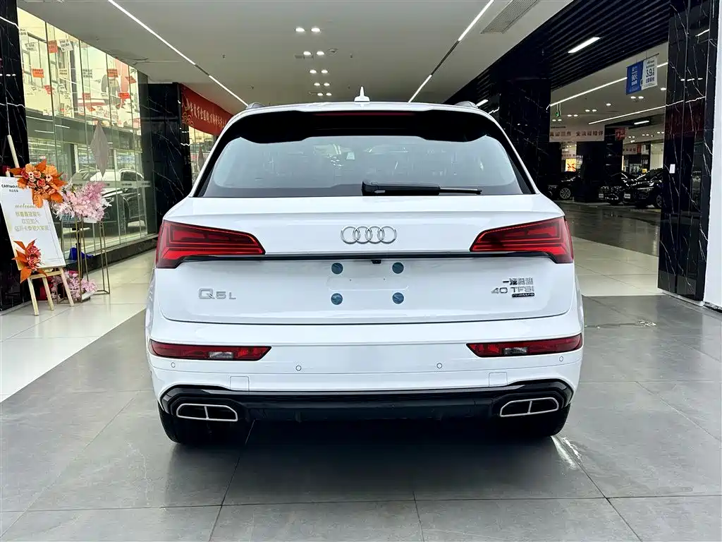 Audi Q5L 2024 40 TFSI luxury and dynamic model купить на сайте DeffCars