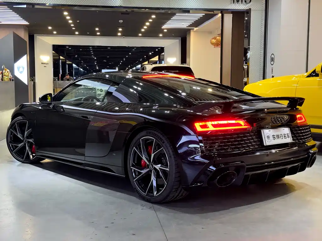Audi R8 2022 V10 Coupe performance купить на сайте DeffCars
