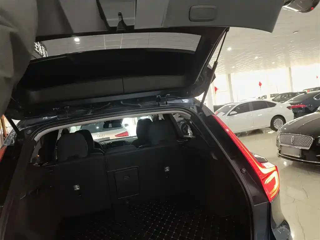 Volvo XC40 2021 T3 Smart Travel Fashion Edition купить на сайте DeffCars