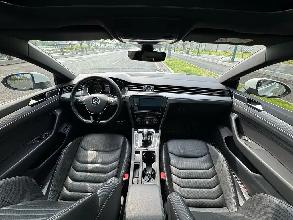 FAW-Volkswagen CC 2019 330TSI Charming Edition National VI купить на сайте DeffCars
