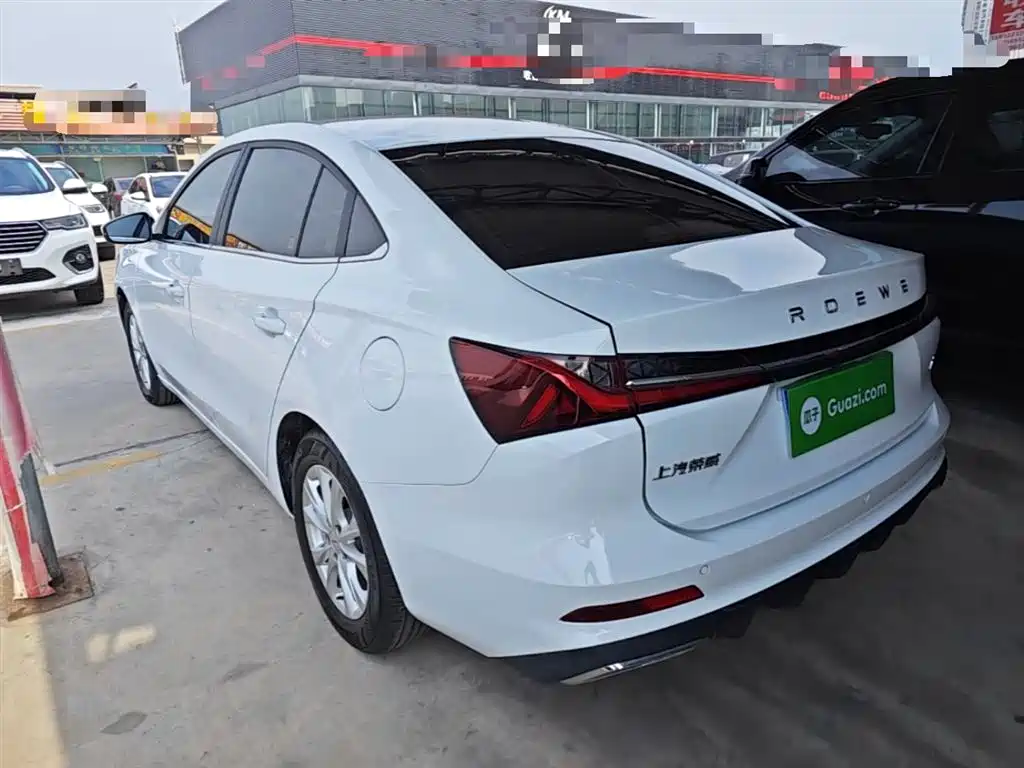 Roewe i5 2023 1.5L CVT Deluxe Edition купить на сайте DeffCars
