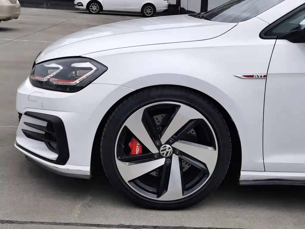 Golf GTI 2019 2.0TSI GTI National V купить на сайте DeffCars