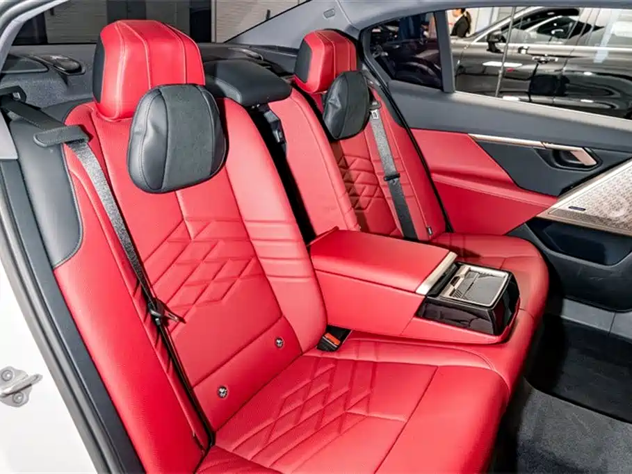 BMW 5 Series 2025 530Li Exclusive M Sports Package купить на сайте DeffCars