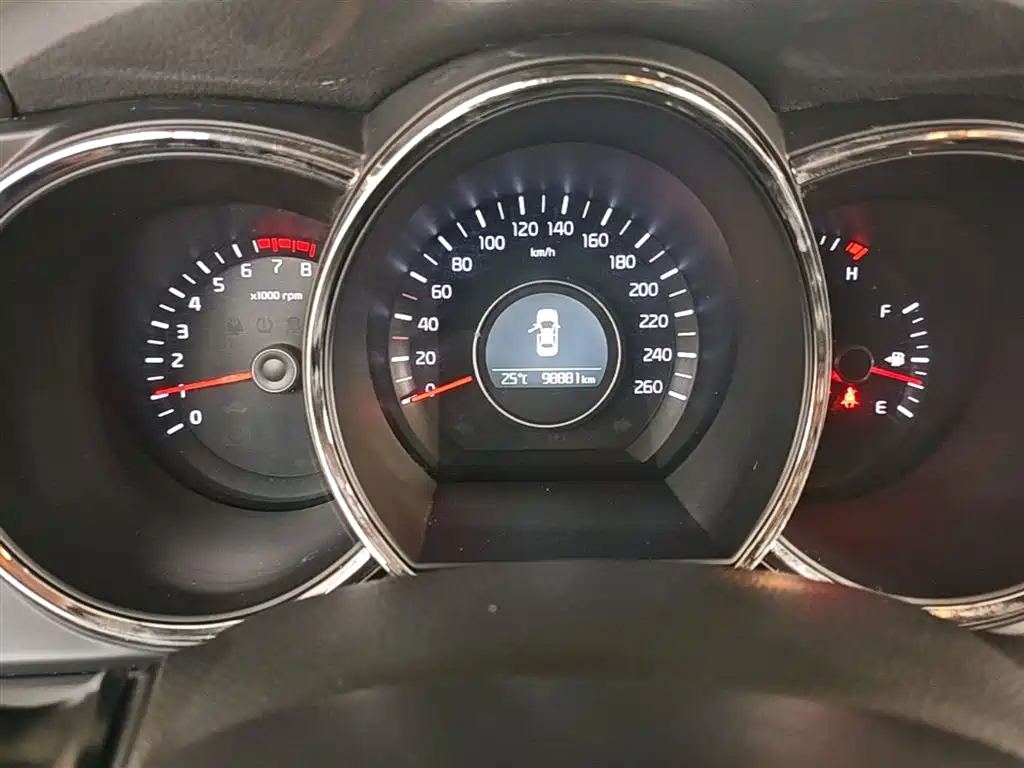 Kia K5 2015 2.0L automatic GL купить на сайте DeffCars