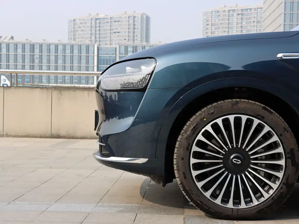 Wenjie M9 2025 extended range Max version 52kWh 6-seat version 192-line lidar) купить на сайте DeffCars