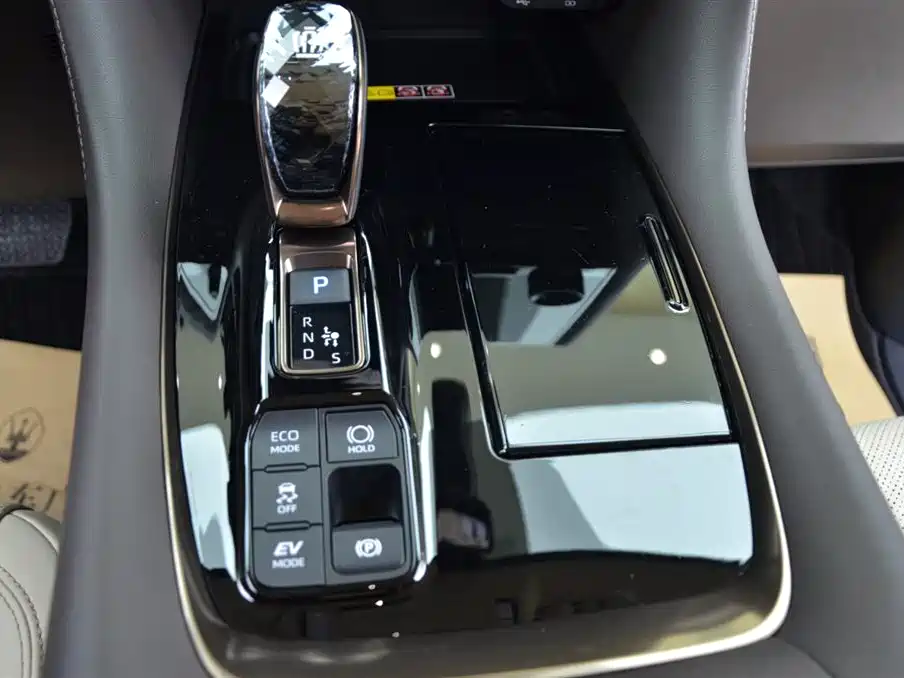 Wilfa 2025 Crown Dual Engine 2.5L Ink Gold Edition купить на сайте DeffCars