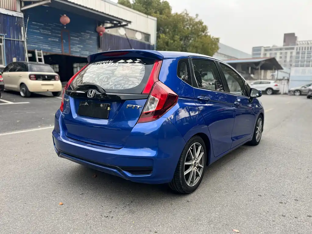 Fit 2018 1.5L manual comfort version купить на сайте DeffCars