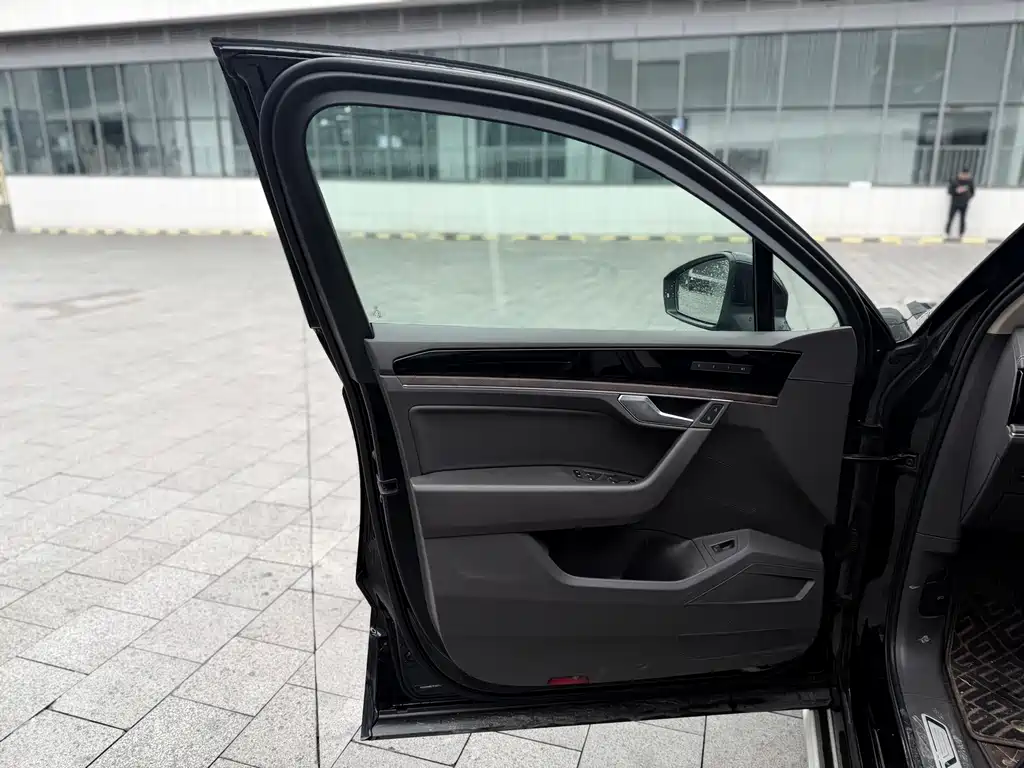 Touareg 2021 3.0TSI Ruixiang Edition Classic Sports Package купить на сайте DeffCars