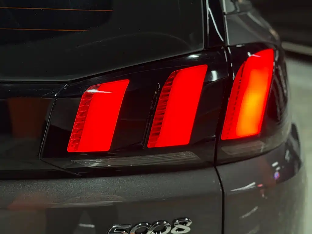Peugeot 5008 2019 350THP 5-seater elite version купить на сайте DeffCars