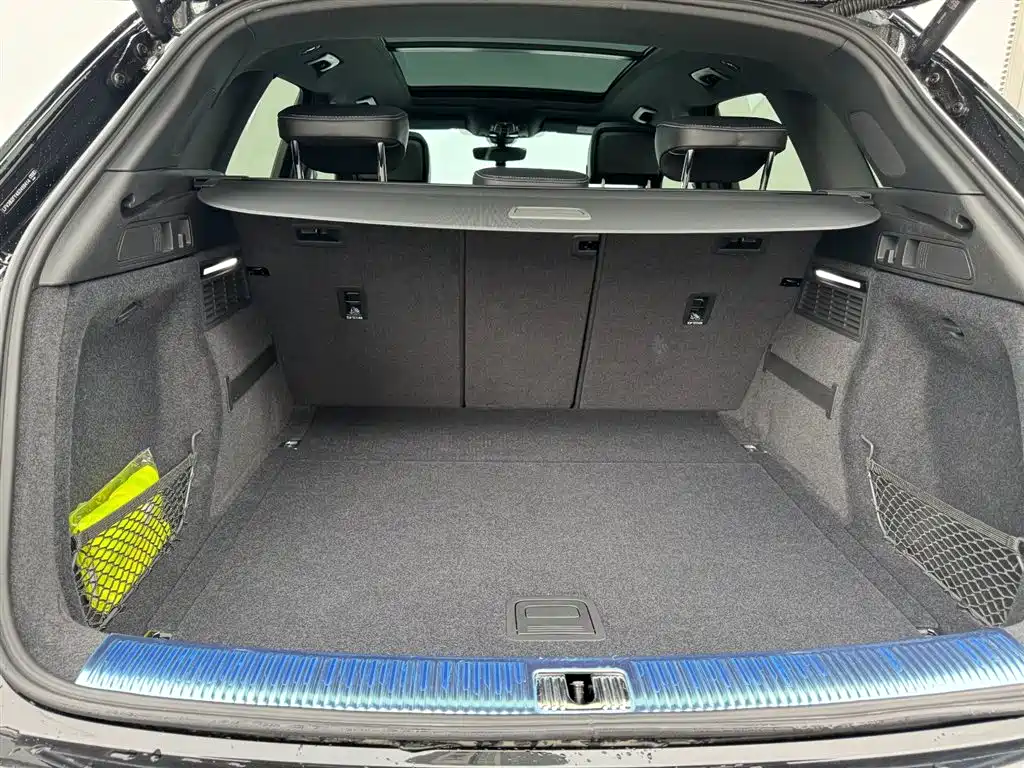 Audi Q5L 2024 45 TFSI luxury and dynamic model купить на сайте DeffCars