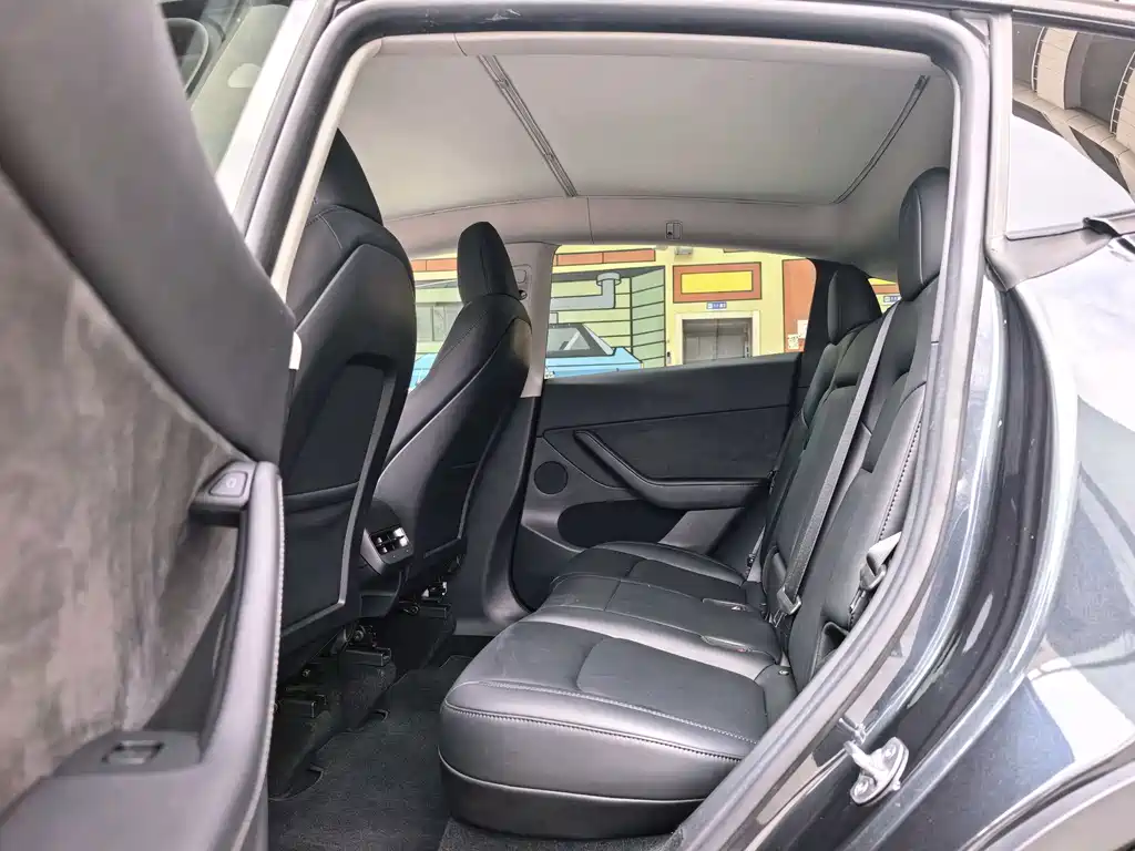 Model Y 2024 long-range all-wheel drive version купить на сайте DeffCars