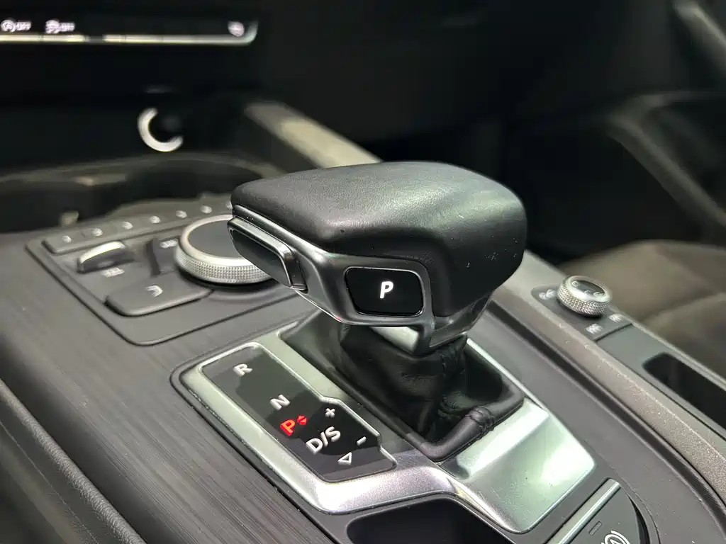 Audi A4L 2017 Plus 40 TFSI Enterprising купить на сайте DeffCars