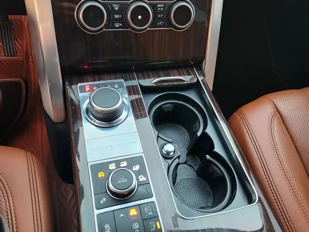 Range Rover 2015 3.0 SC V6 Vogue SE Genesis Extended Edition купить на сайте DeffCars