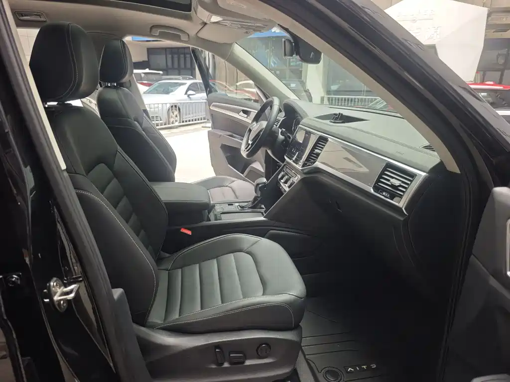 Touron 2020 330TSI 2WD Deluxe Edition National VI купить на сайте DeffCars